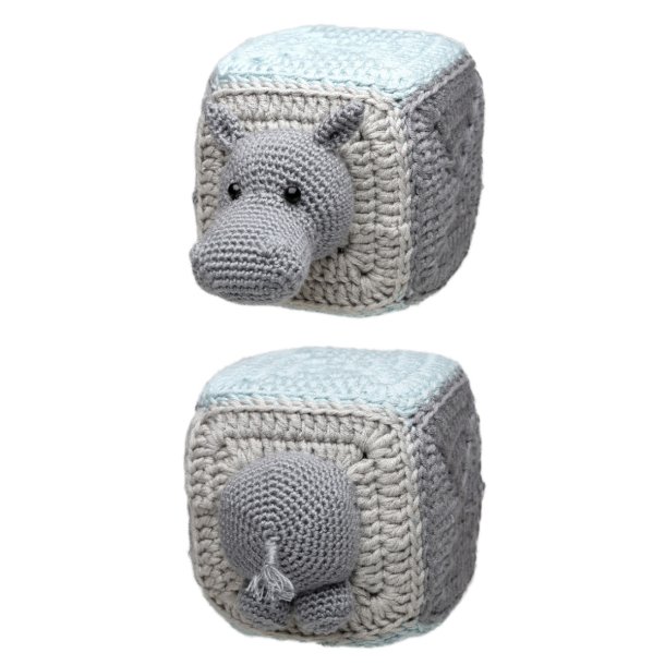 Stacking cubes with animals - UK